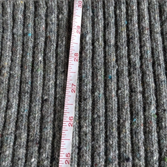 Club Monaco sleeveless sweater - Picture 5 of 5